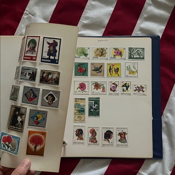 World Stamp Collection - Picture 17 of 17